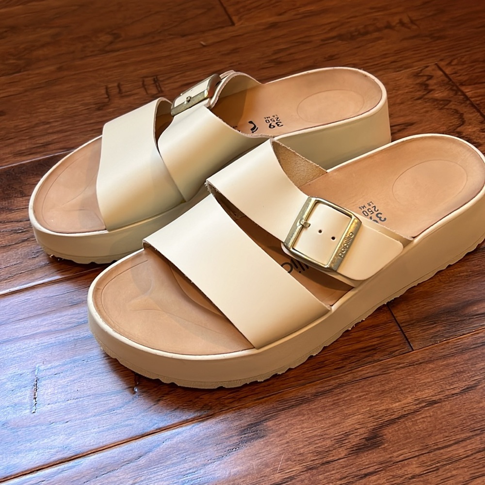 Birkenstock Almina ecru size 39 new, never worn